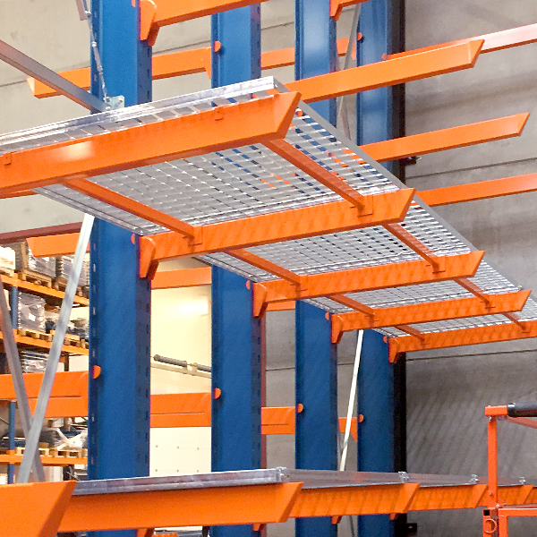 Gratings for heavy cantilever racks