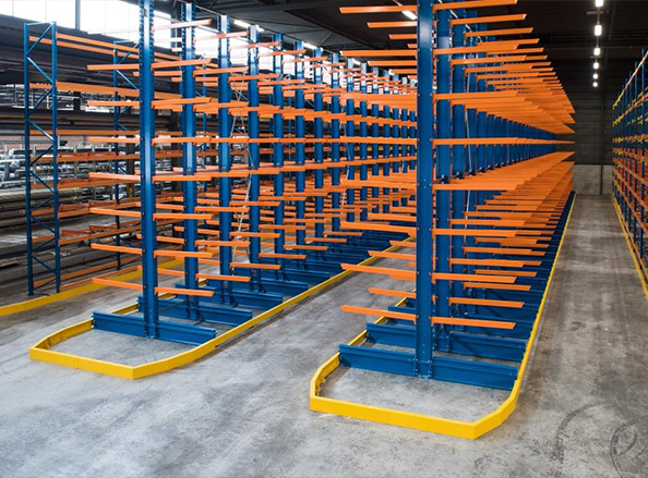 Guide rails for heavy cantilever racks